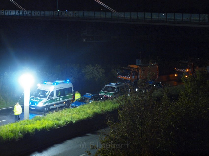 Einsatz BF Koeln PEINGEKLEMMT in Leverkusen P158.JPG